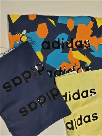 juodas silikoninis ekrano spausdinimas